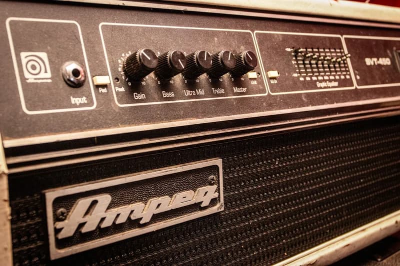 Cabezal y gabinete de bajo Ampeg SVT450 8x10